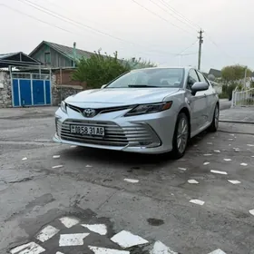 Toyota Camry 2021