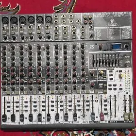 Toy aparat pult miksher