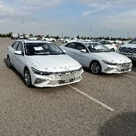Hyundai Elantra 2025