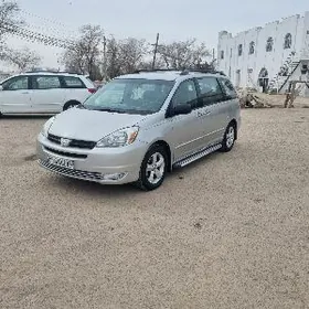 Toyota Sienna 2004