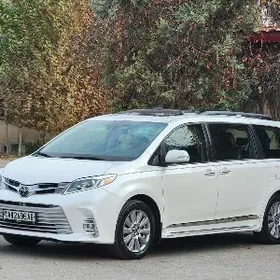 Toyota Sienna 2019
