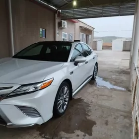 Toyota Camry 2021