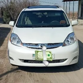 Toyota Sienna 2003