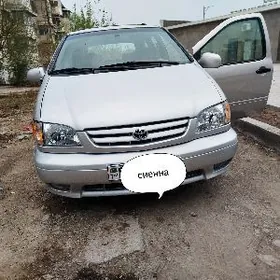 Toyota Sienna 2002