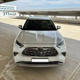 Toyota Highlander 2021