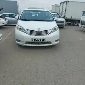 Toyota Sienna 2016