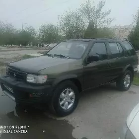 Nissan Pathfinder 1999
