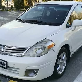 Nissan Versa 2012