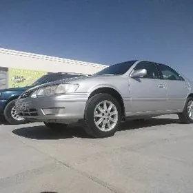 Toyota Camry 2000