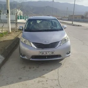 Toyota Sienna 2012