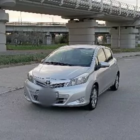 Toyota Yaris 2012