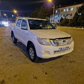 Toyota Hilux 2014