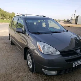 Toyota Sienna 2004