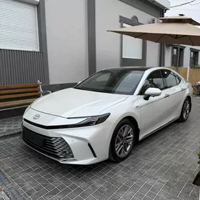Toyota Camry 2025