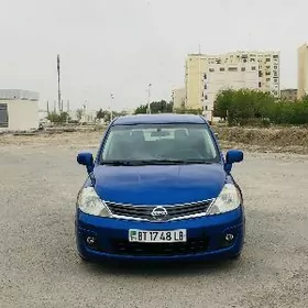 Nissan Versa 2012