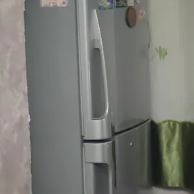 холодильник TOSHIBA