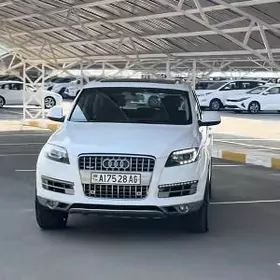 Audi Q7 2011