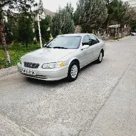 Toyota Camry 2001