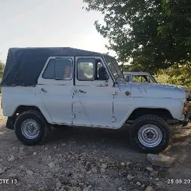 UAZ 469 1990