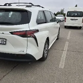 Toyota Sienna 2020