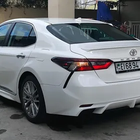 Toyota Camry 2021