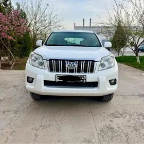 Toyota Land Cruiser Prado 2011