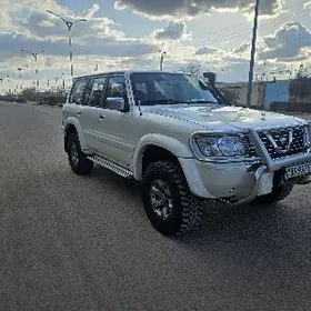 Nissan Patrol 2000
