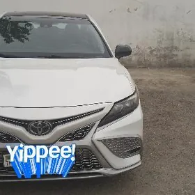 Toyota Camry 2021