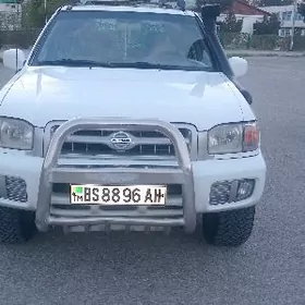 Nissan Pathfinder 2000