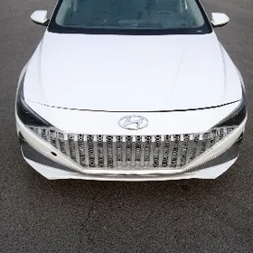 Hyundai Elantra 2022