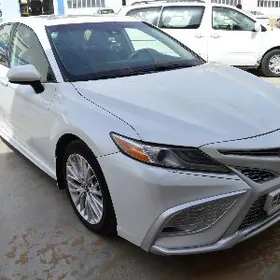 Toyota Camry 2017