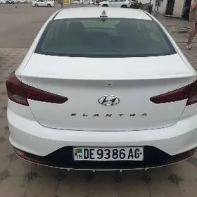 Hyundai Elantra 2019