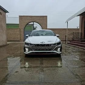 Hyundai Elantra 2021