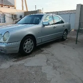 Mercedes-Benz E320 1997