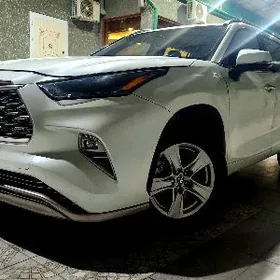 Toyota Highlander 2024