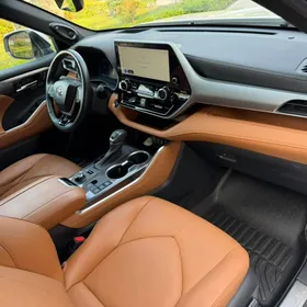 Toyota Highlander 2023