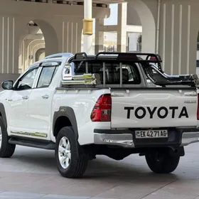 Toyota Hilux 2022