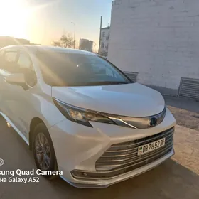 Toyota Sienna 2021