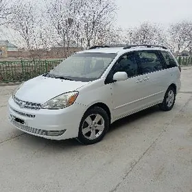 Toyota Sienna 2004