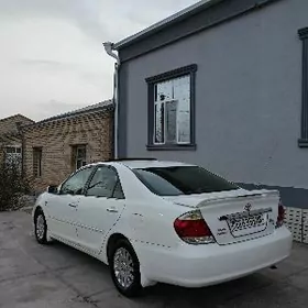 Toyota Camry 2004