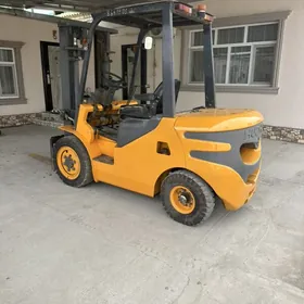 Kara Forklift 2014