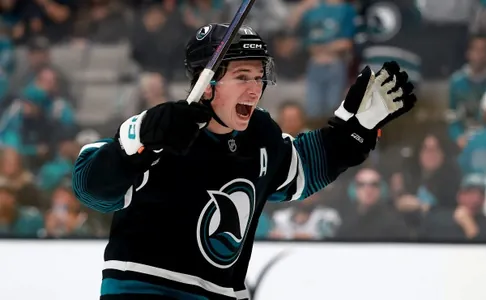 19 ýaşly hokkeýçi Selebrini meşhur Weýn Gretskiniň utuk rekordyny gaýtalady