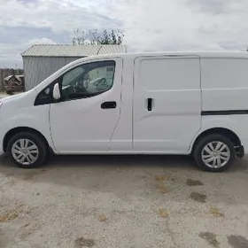 Nissan NV200 2021