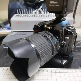 NIKON D90 Gyssagly