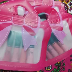 sowgatlyk pomadalar sumkaly