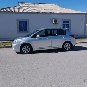 Nissan Tiida 2006