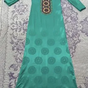 платья почти новые