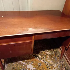 стол из дерева