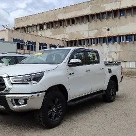 Toyota Hilux 2025
