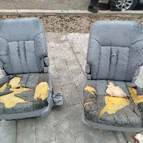 Сиденья средний ряд